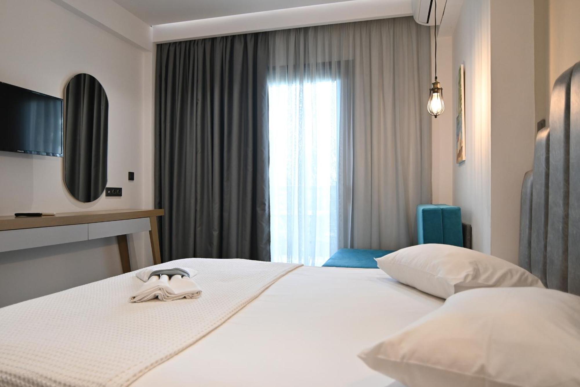 Amalia Rooms Sea View เนอาวรัสนา ภายนอก รูปภาพ