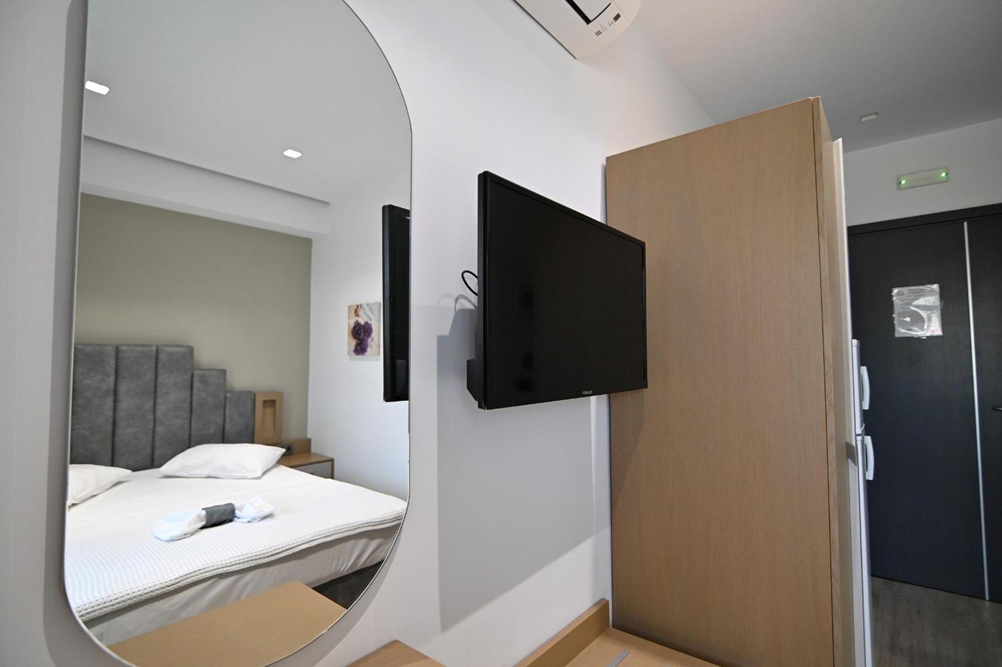 Amalia Rooms Sea View เนอาวรัสนา ภายนอก รูปภาพ