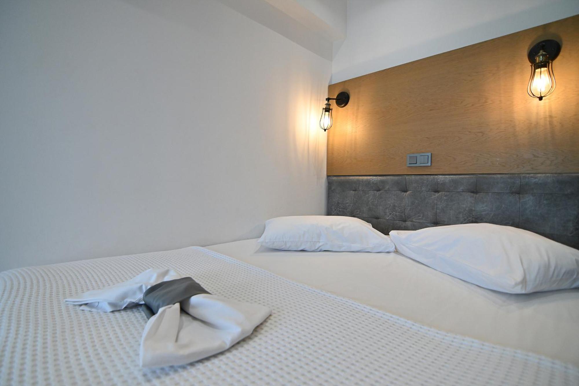 Amalia Rooms Sea View เนอาวรัสนา ภายนอก รูปภาพ